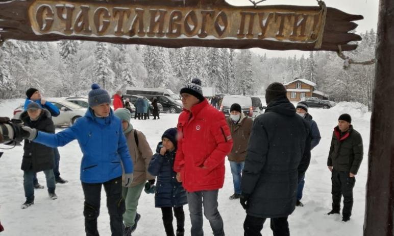 Фото Алексей Текслер с сыном посетил «Таганай» и пообещал облегчить доступ к «Черной скале»