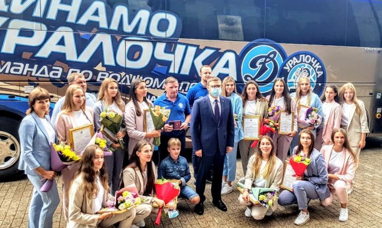 Фото Финальную новогоднюю зарядку для южноуральцев проведет «Динамо-Уралочка»