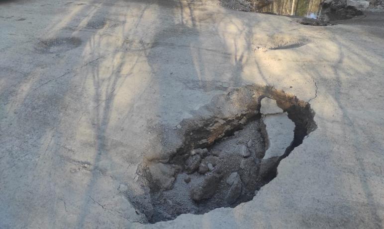 Фото В Челябинской области на дороге в Тюлюк произошло обрушение
