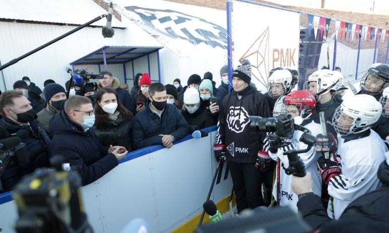 Фото В Коркино открылся новый хоккейный корт, который оценил губернатор