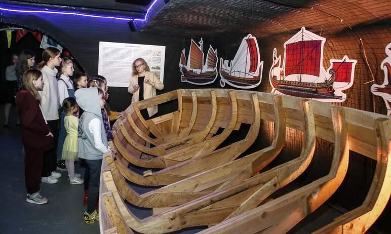 Фото «20 тысяч лье под водой»: корабли, пираты, подлодка и клад в Историческом музее