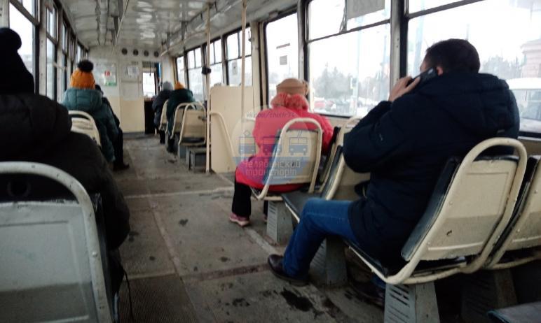 Фото В Челябинске появился первый старый трамвай с валидаторами и без кондуктора