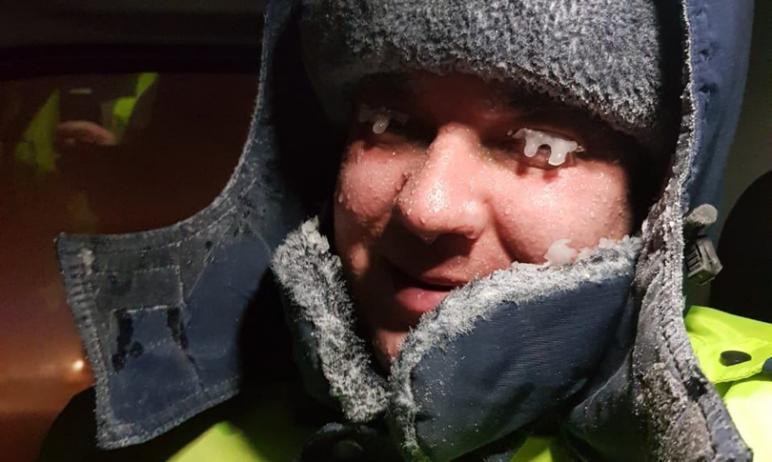 Фото Как полицейские спасали юных хоккеистов из снежного плена на трассе Южноуральск-Магнитогорск