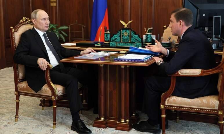 Фото Владимир Путин поддержал предложения Андрея Турчака уравнять меры поддержки для всех участников СВО