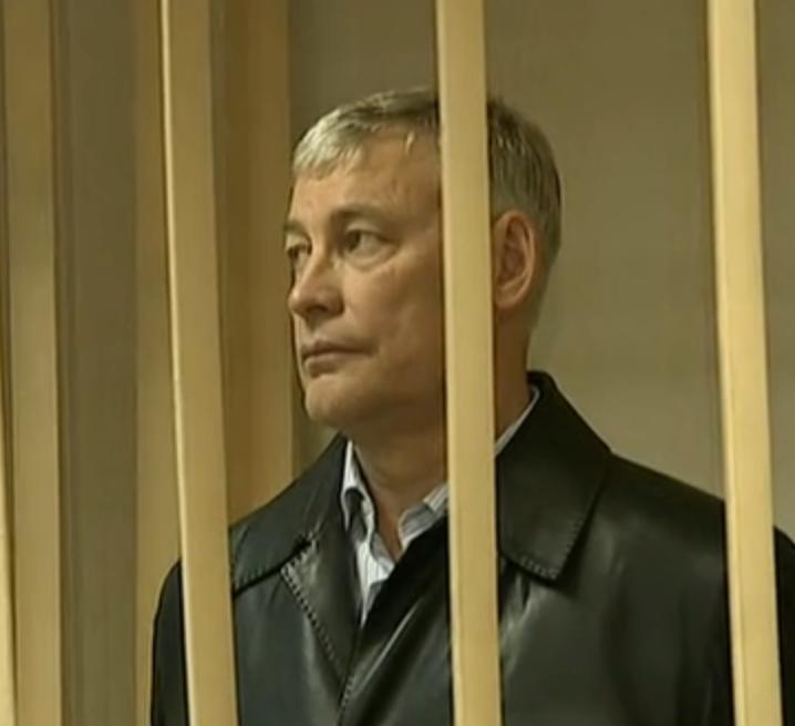 Фото Московский горсуд оставил под арестом экс-главу администрации Миасса Ардабьевского до 1 января 2015 года