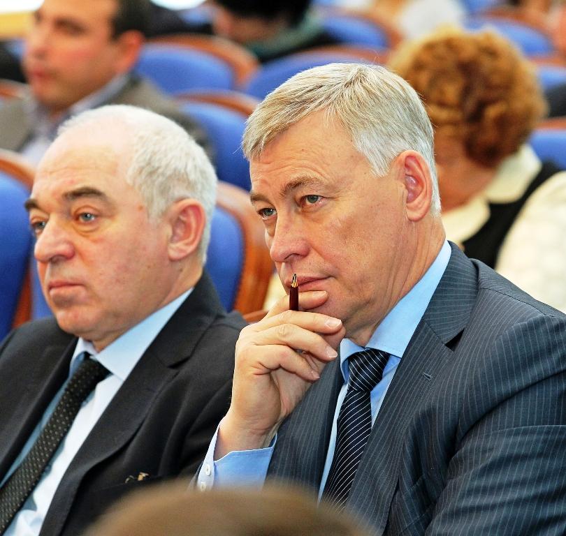 Фото Миасские депутаты взяли паузу в решении вопроса об увольнении Ардабьевского