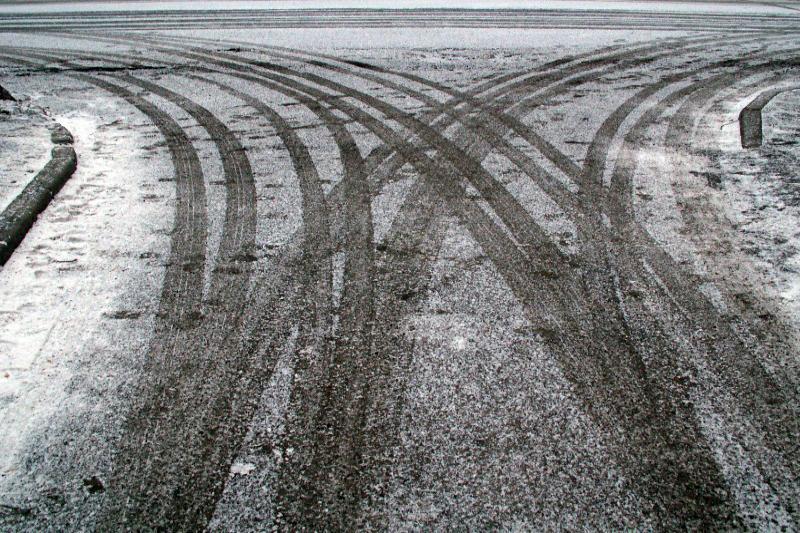 Фото На трассе М-5 в Челябинской области водитель Тойоты насмерть сбил 28-летнюю женщину