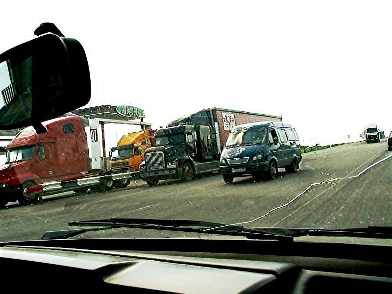 Фото Многотонные грузовики стали платить за федеральные маршруты