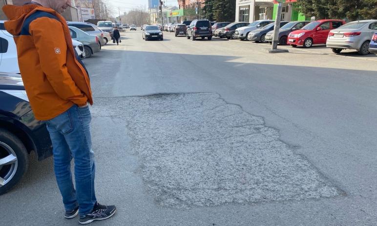 Фото Общественники назвали причину залатанных дорог в Челябинске