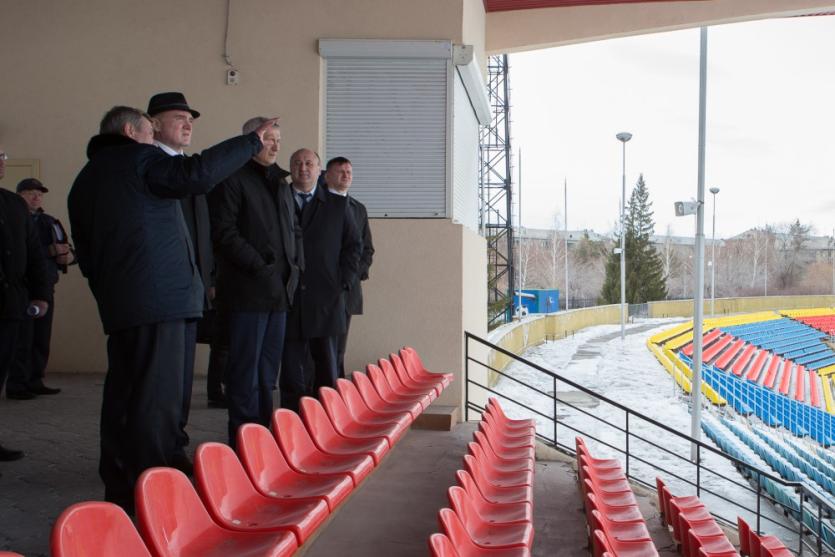 Фото В Магнитогорске по поручению президента восстановили легкоатлетический стадион