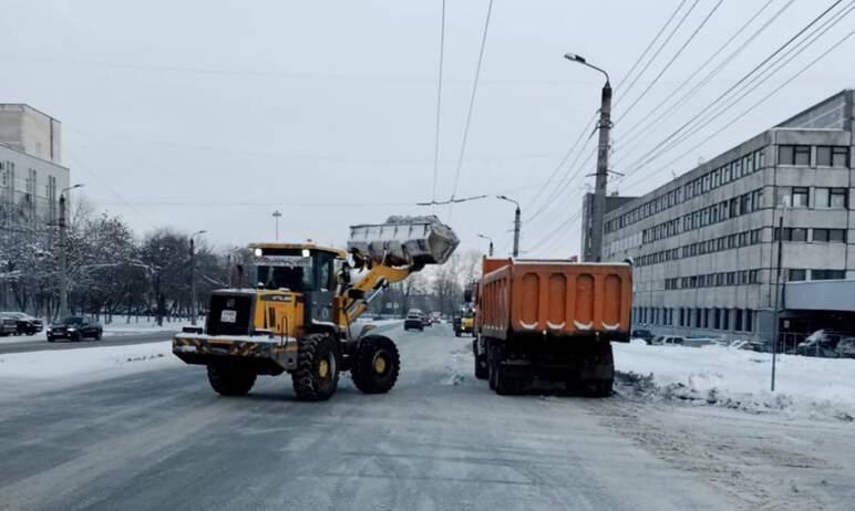 Фото Наталья Котова: Челябинские дороги обрабатывают технической солью в случае крайней необходимости