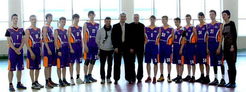 Фото В Миассе прошел баскетбольный турнир на приз академика Макеева