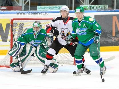 Фото МХЛ: Челябинские «Белые Медведи» впервые обыграли «Толпар» в Уфе