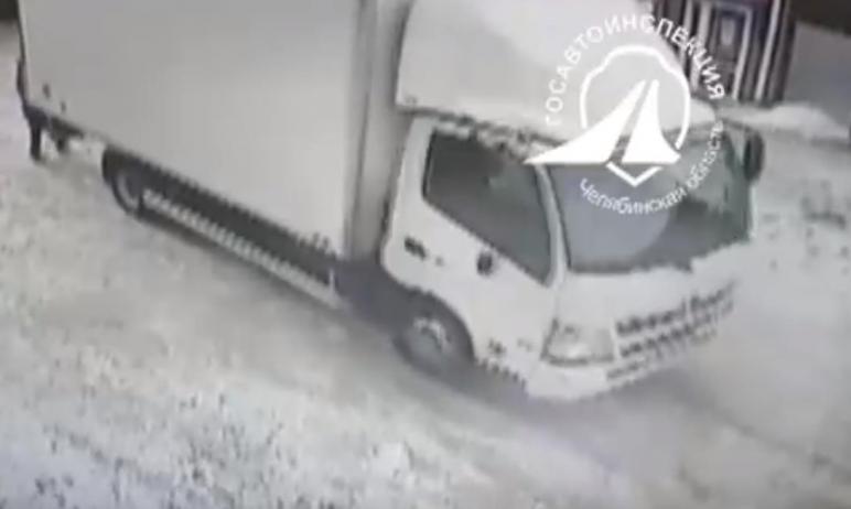Фото В Троицке грузовик задавил женщину