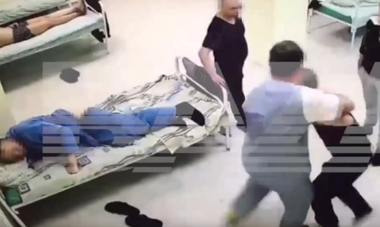 Фото Медики психбольницы Миасса, устроившие драку с пациентами, получили выговоры