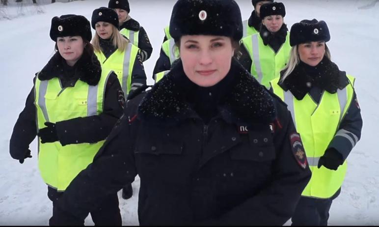 Фото В День защитника Отечества ловить нарушителей на дорогах Челябинска вызвались дамы