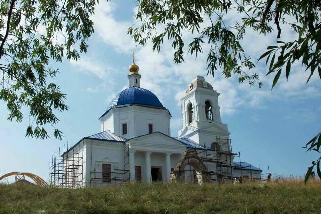 Фото В праздник Покрова Пресвятой Богородицы митрополит Феофан совершит литургию в храме села Большой Куяш