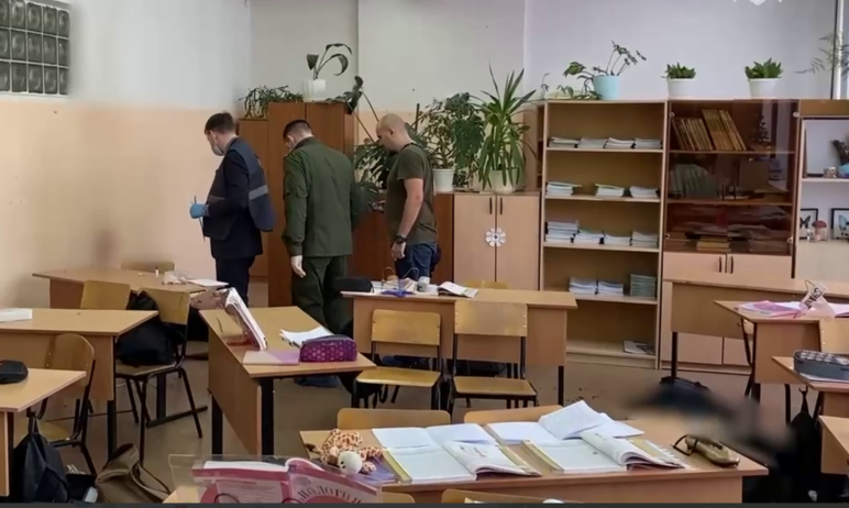 Фото Ученица устроила стрельбу в школе Брянска - двое погибли и пятеро пострадали (ВИДЕО)
