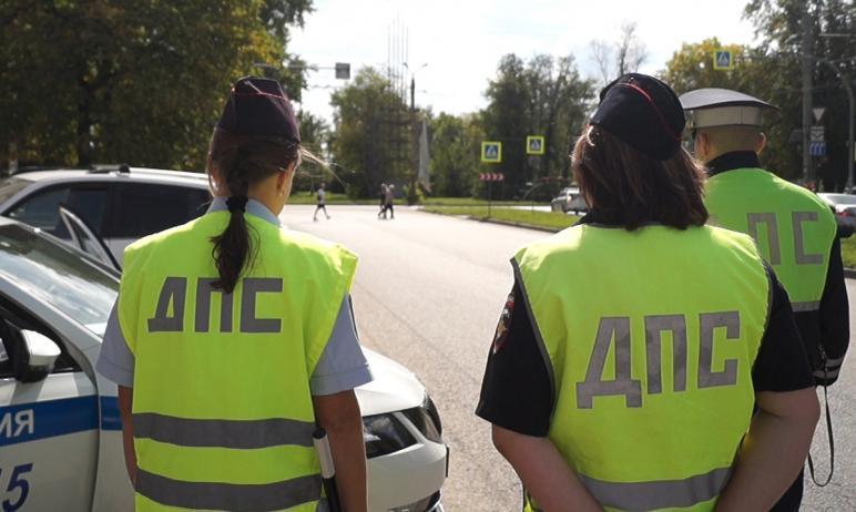 Фото Сотрудники ДПС  доставили в больницу младенца, потерявшего сознание