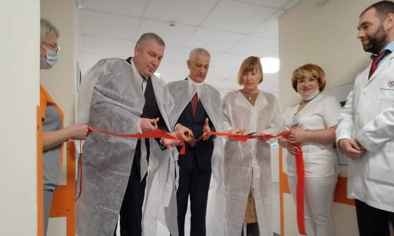 Фото В медсанчасти ММК открыли кардиоаритмологический центр и обновили регистратуру поликлиники