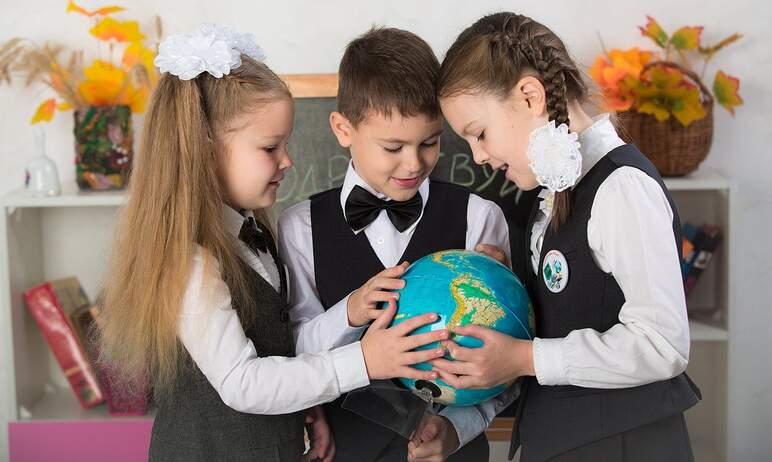 Фото В Челябинской области назвали примерную стоимость школьной одежды для мальчиков и девочек