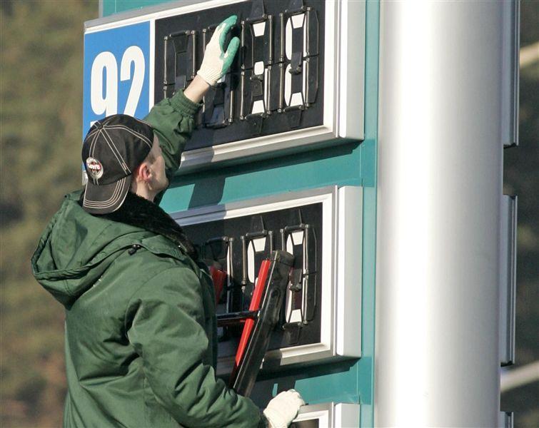 Фото Цены на бензин не хотят замораживаться
