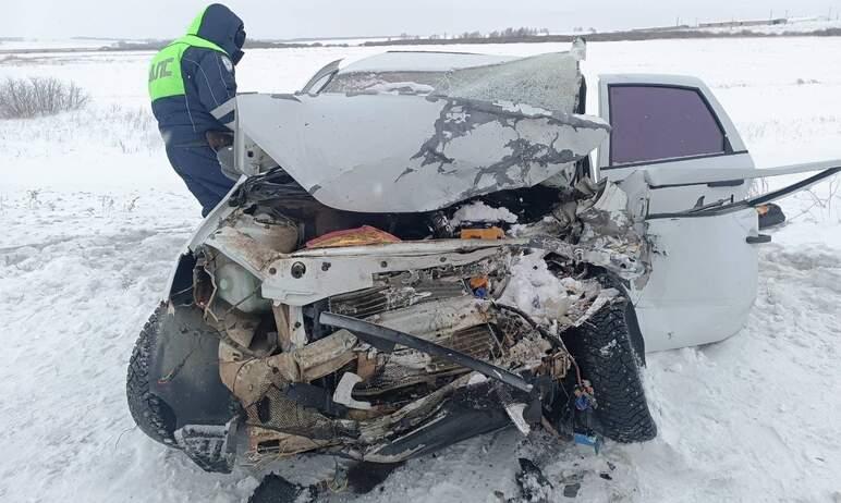 Фото В Челябинской области во время снегопада получил смертельные травмы водитель легковушки