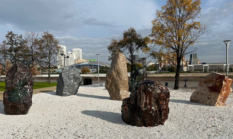 Фото Гостей преображенного Сада камней Челябинска больше всего интересуют саткинские гиганты