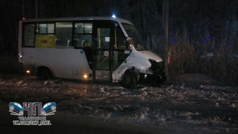 Фото В Челябинске маршрутка врезалась в столб по вине пьяного водителя КИА