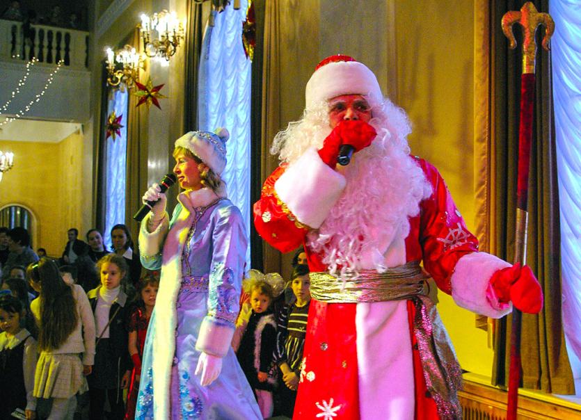 Фото Выборы  продолжаются – в Челябинске предложено баллотироваться на должность Деда Мороза и Снегурочки
