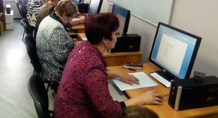 Фото В Челябинской области оценят возможности повышения квалификации для людей предпенсионного возраста