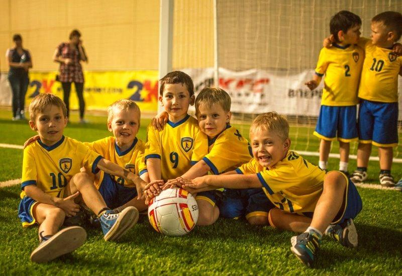 Фото В Челябинске открывается первая футбольная школа для детей от трех лет