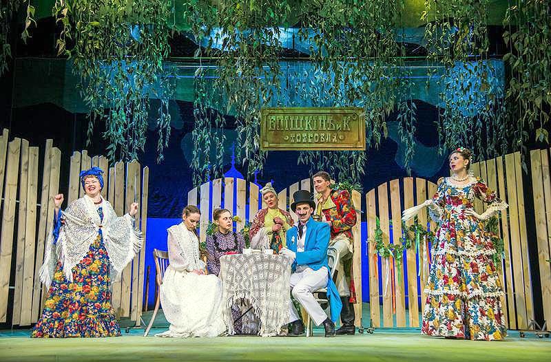 Фото Челябинский Молодежный театр представит новую версию спектакля «Не было ни гроша, да вдруг алтын»