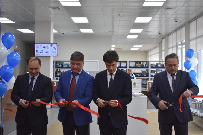 Фото В Челябинске открылось первое почтовое отделение нового формата