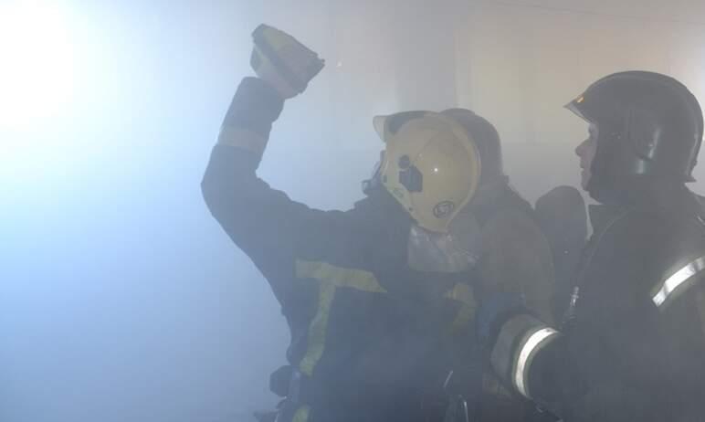 Фото В Златоусте из-за пожара в поликлинике эвакуировались 60 человек