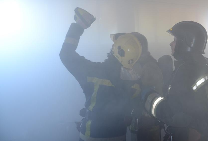 Фото 17 человек эвакуировали из-за пожара в MeetPoint на Кировке