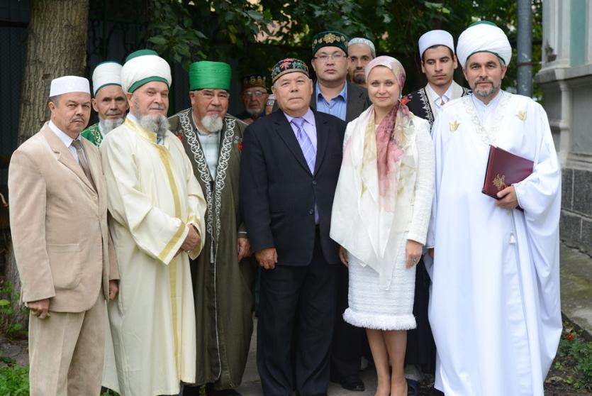 Фото Конгресс татар Челябинской области поздравил мусульман региона с праздником Ураза-Байрам 