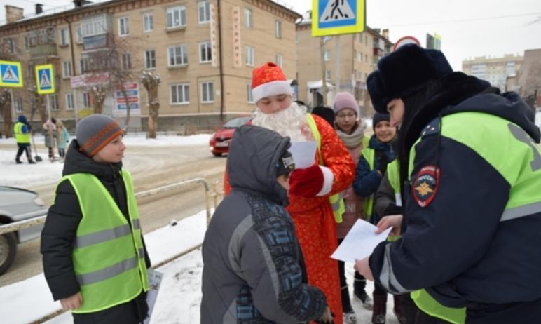 Фото В Челябинской области на дежурство заступил «Полицейский Дед Мороз»