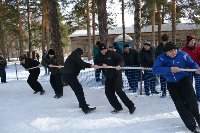 Фото Юбилей «Уральской кузницы» начался спортивным праздником