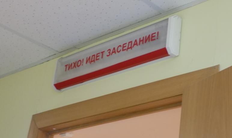 Фото В суд направлено уголовное дело в отношении жителя Екатеринбурга, который дал взятку сотруднику ГИБДД
