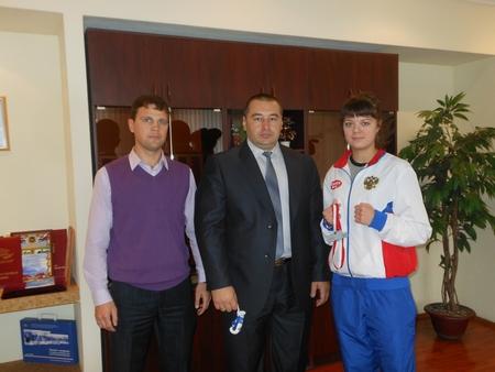 Фото Глава Еманжелинского района встретился с серебряным призером первенства Европы по кикбоксингу