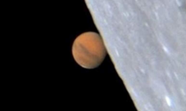 Фото Восьмого декабря полная Луна затмит Марс в его противостоянии
