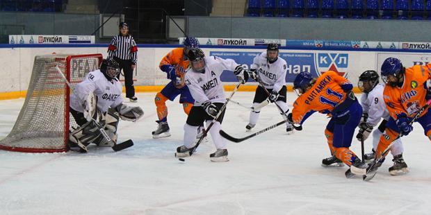 Фото Челябинский «Факел» проиграл вторую игру чемпионата России по хоккею с шайбой