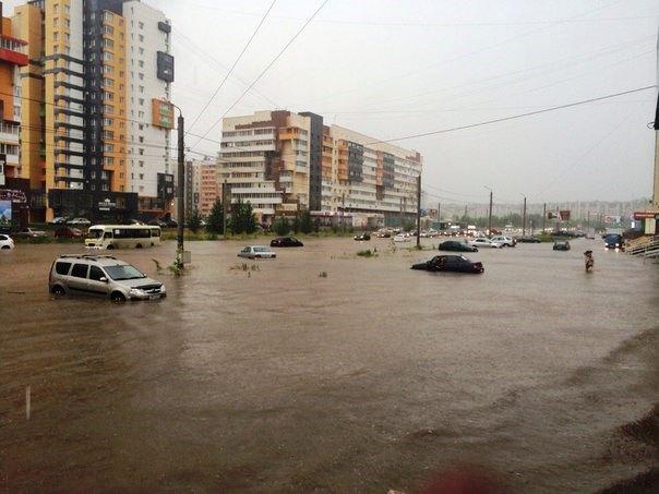 Фото Борис Дубровский Евгению Тефтелеву о затопленных улицах Челябинска: Необходимо разобраться 