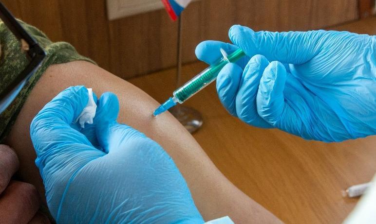 Фото Кто в Челябинской области сможет привиться вакциной «Спутник Лайт» 