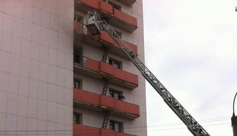 Фото В общежитии ЧГАКИ из-за пожара эвакуировали студентов ФОТО