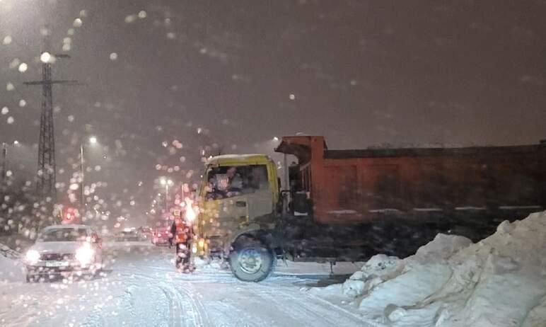 Фото Челябинцы не верят чиновникам, которые рапортуют о результатах уборки снега