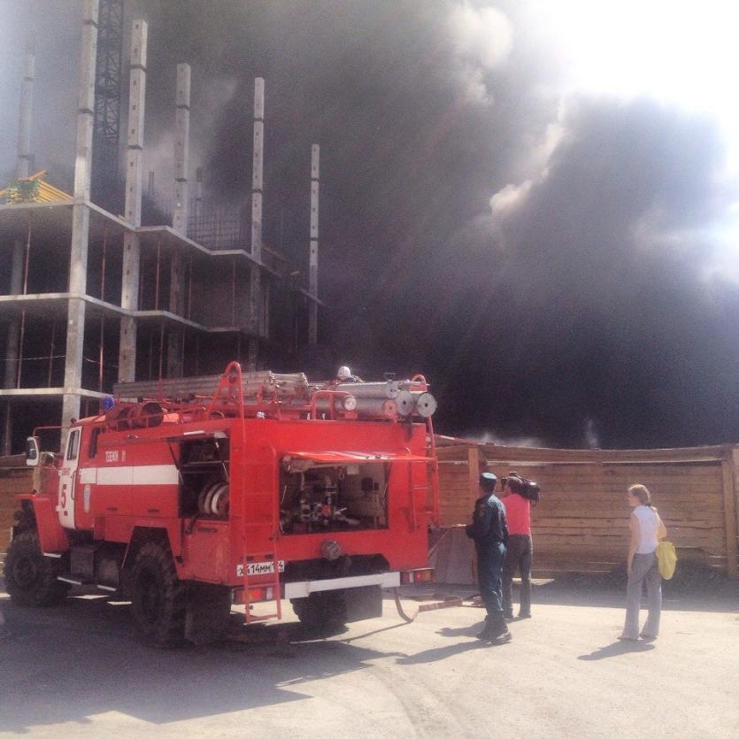 Фото Пожар на стройке в центре Челябинска локализован: погибших и пострадавших нет ФОТО, ВИДЕО