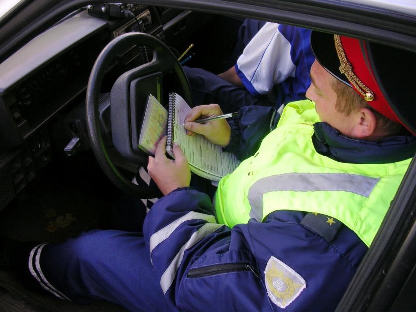 Фото Российские автолюбители поедут «на балл»: возможно, с 1 июля лишиться водительских прав станет проще 