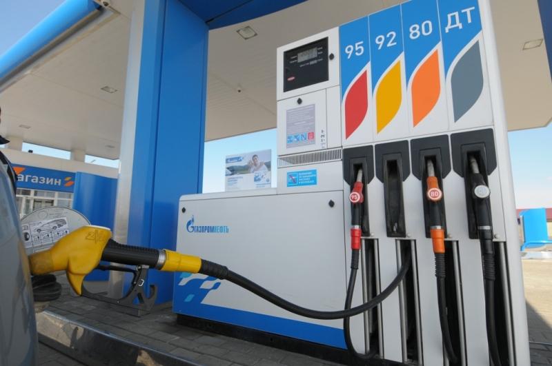 Фото В Челябинске вновь повысились цены на бензин